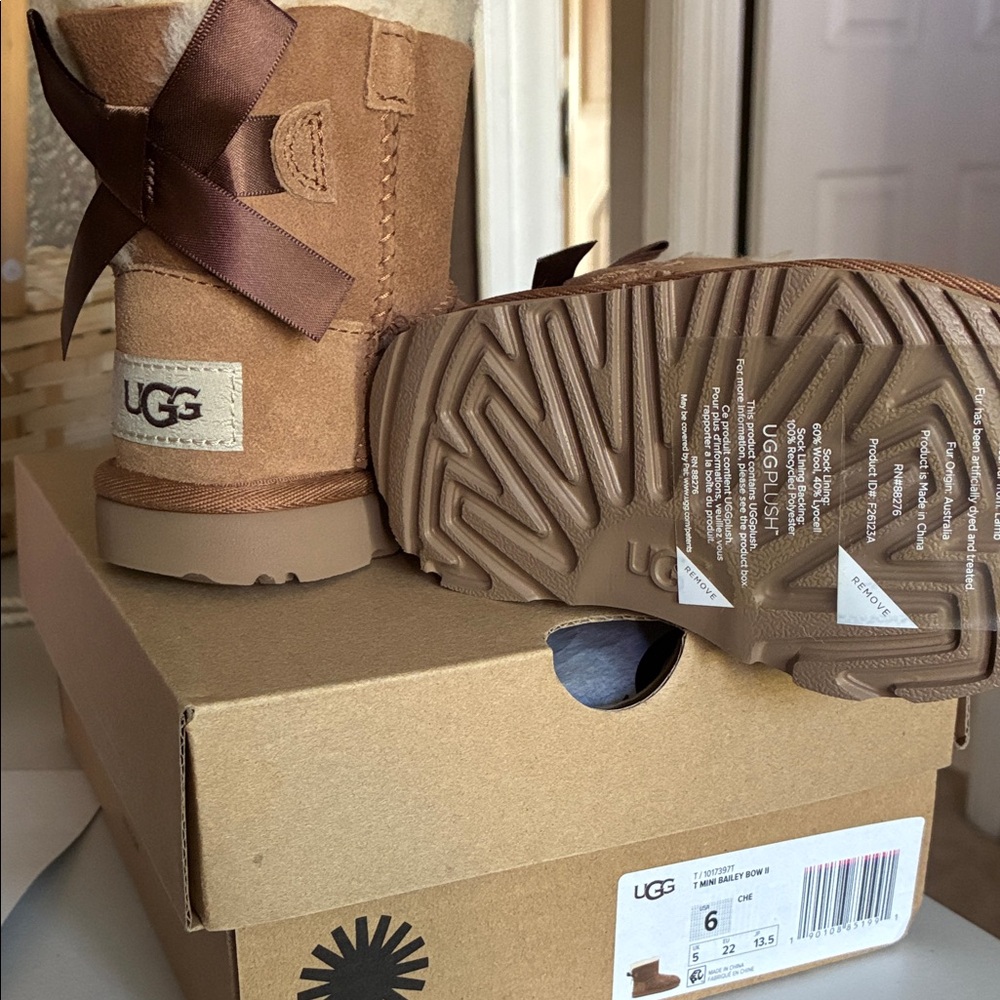 UGG Boots Mini Bailey Bow ll - Picture 7 of 14